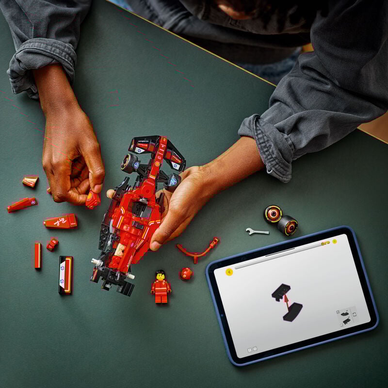 Scuderia Ferrari F1 LEGO® Speed Champions SF-24 Set